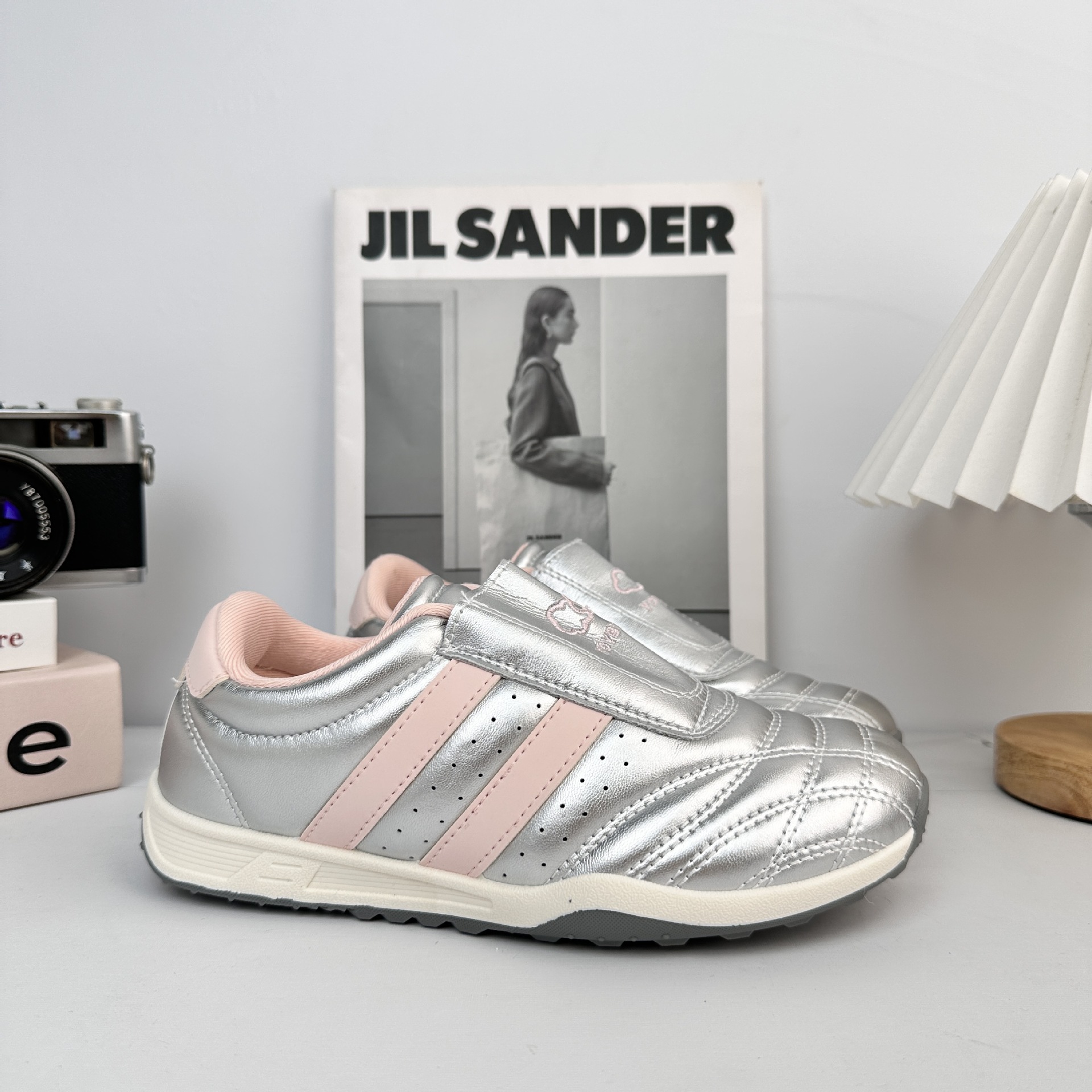 YUANBO Zapatos blancos de suela gruesa para mujeres 2025 nuevos zapatos deportivos casuales de otoño para mujeres zapatos de nicho