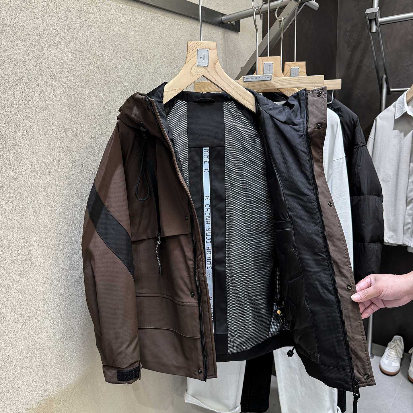 一件代发 石墨烯锁温 立体结构男士户外冲锋衣90白鸭绒连帽羽绒服