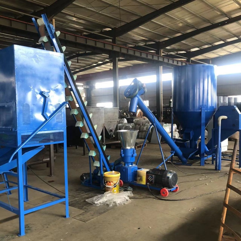 Máquina de alimentación de gránulos de paja pequeña línea de producción de máquina de alimentación de gránulos de harina de maíz y soja doméstica