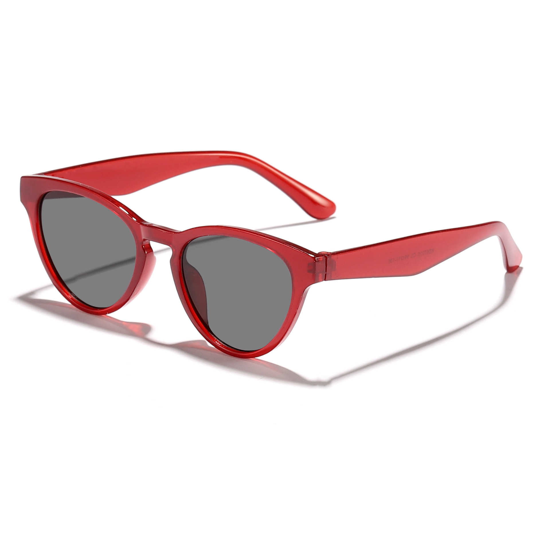 Nuevo estilo transfronterizo al por mayor ojo de gato gafas de sol para exteriores celebridades de Internet para mujeres con el mismo estilo de fotografía callejera personalizada con gafas de sol esenciales