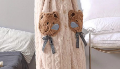 Bata de felpa coralina con capucha y personajes – Gruesa, ideal para invierno y hogar image 15