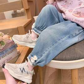 儿童牛仔裤女童小童春秋新款卡通小兔花边束脚裤女宝宝宽松软牛仔