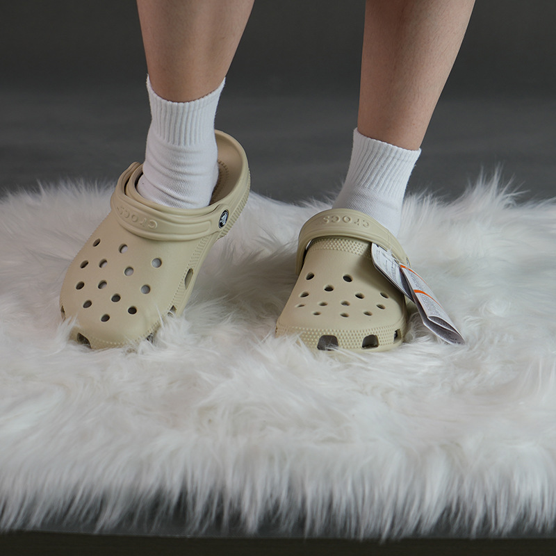 국경 간 전자 상거래 공장 직접 도매 세대 홀 신발 여름 스타 비치 신발 평면 통기성 슬리퍼