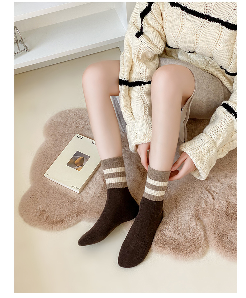Stripe Pattern All Seasons Season Women's Sweet Stripe Nylon Wool Polyacrylonitrile Fiber Crew Socks A Pair