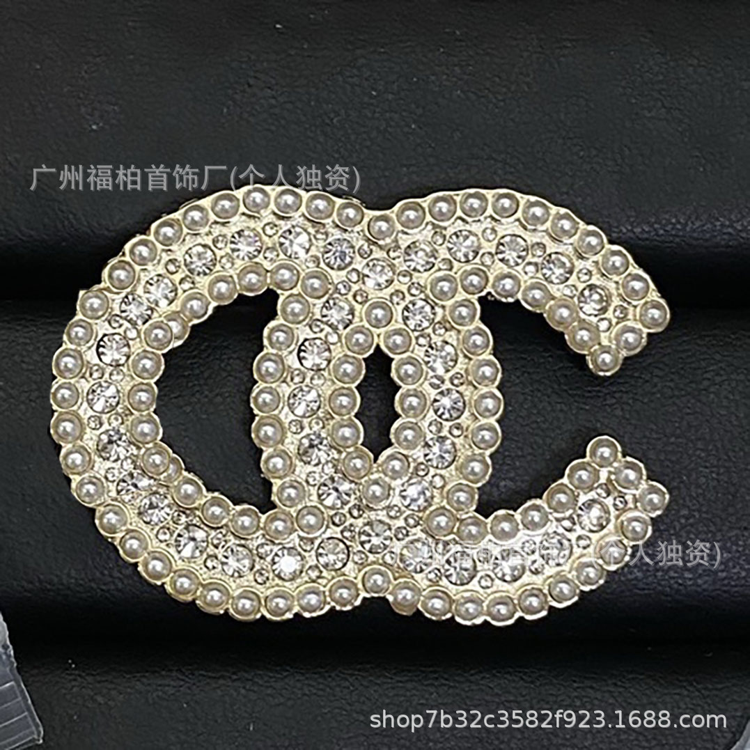 Chanel Double C Fragrance Star Heart Pearl Rhinestone Enamel Brooch Vintage Style High-End Brooch Collection