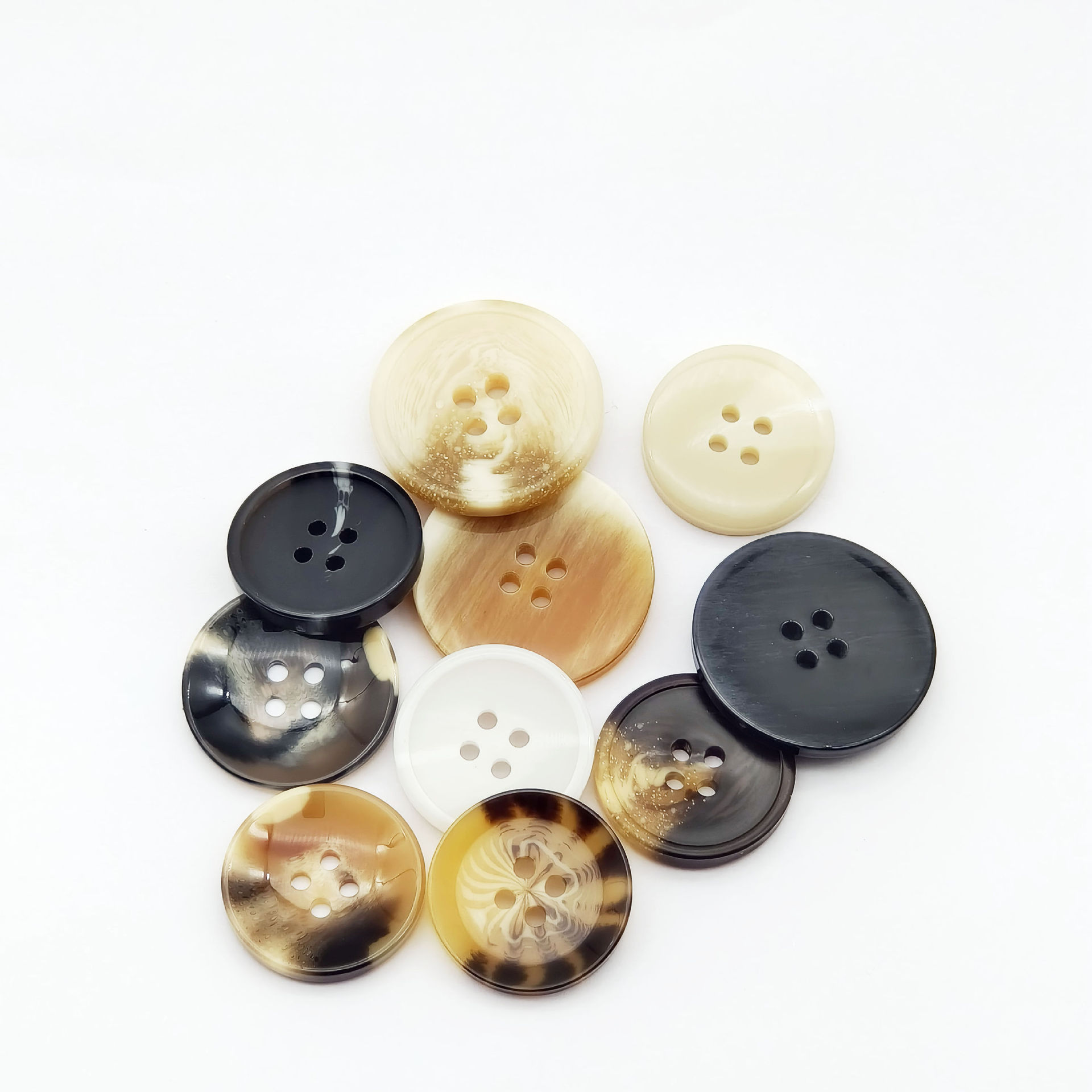 Patrón de resina Botón de cuatro ojos Flor de café negro lana gran trench coat botón resina trench coat traje botón fabricante en stock