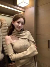 �����R�{С�������荇����كɼ�ᘿ���Ů�����¿����ϵ���|��