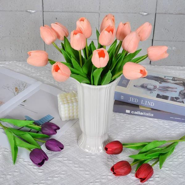 Pu Mini Tulip Artificial Flowers, Fake Flowers for Home and Wedding Decoration, Cross-Border Artificial Flowers with Realistic Feel, Plastic Flowers Wholesale