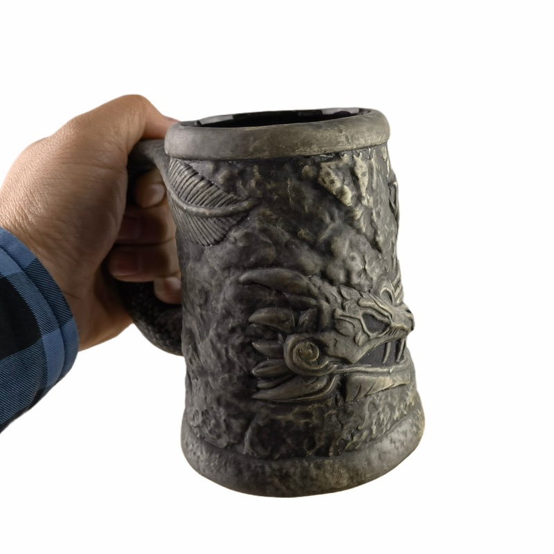 Juego de tronos Jarra de cerveza Vaso de vino pirata creativo Vaso de cerveza con cordón de cerámica Vaso de dragón en relieve Personalidad de la barra