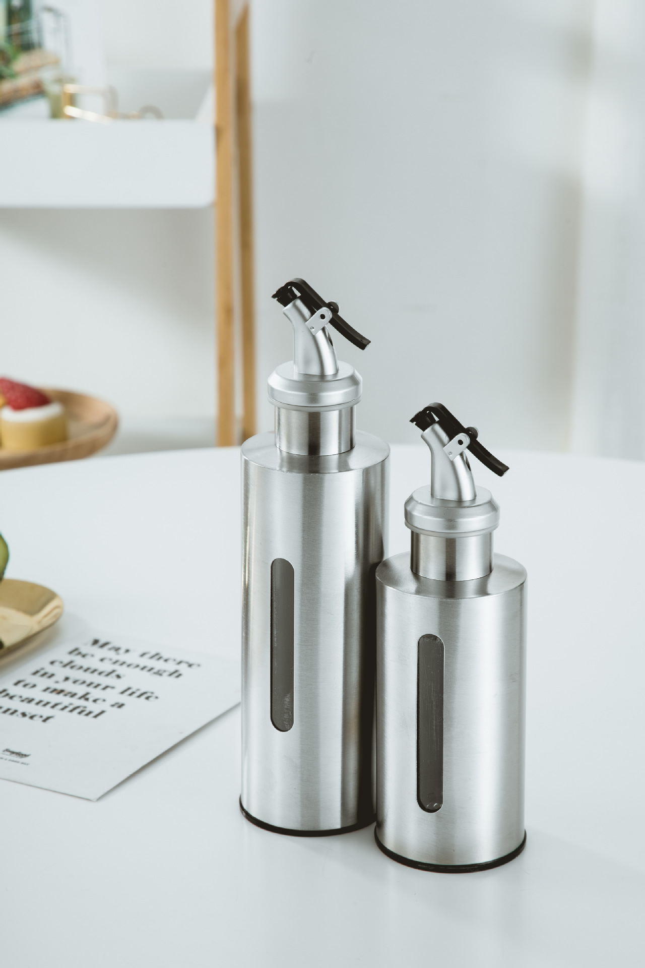 Stainless steel oil bottle spice bottle visual oil control bottle oil control jar kitchen spice bottle light soy sauce barbecue vinegar gold-plated