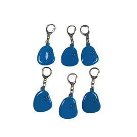 钥匙扣及钥匙扣配件;卡包卡套;证件卡、挂绳