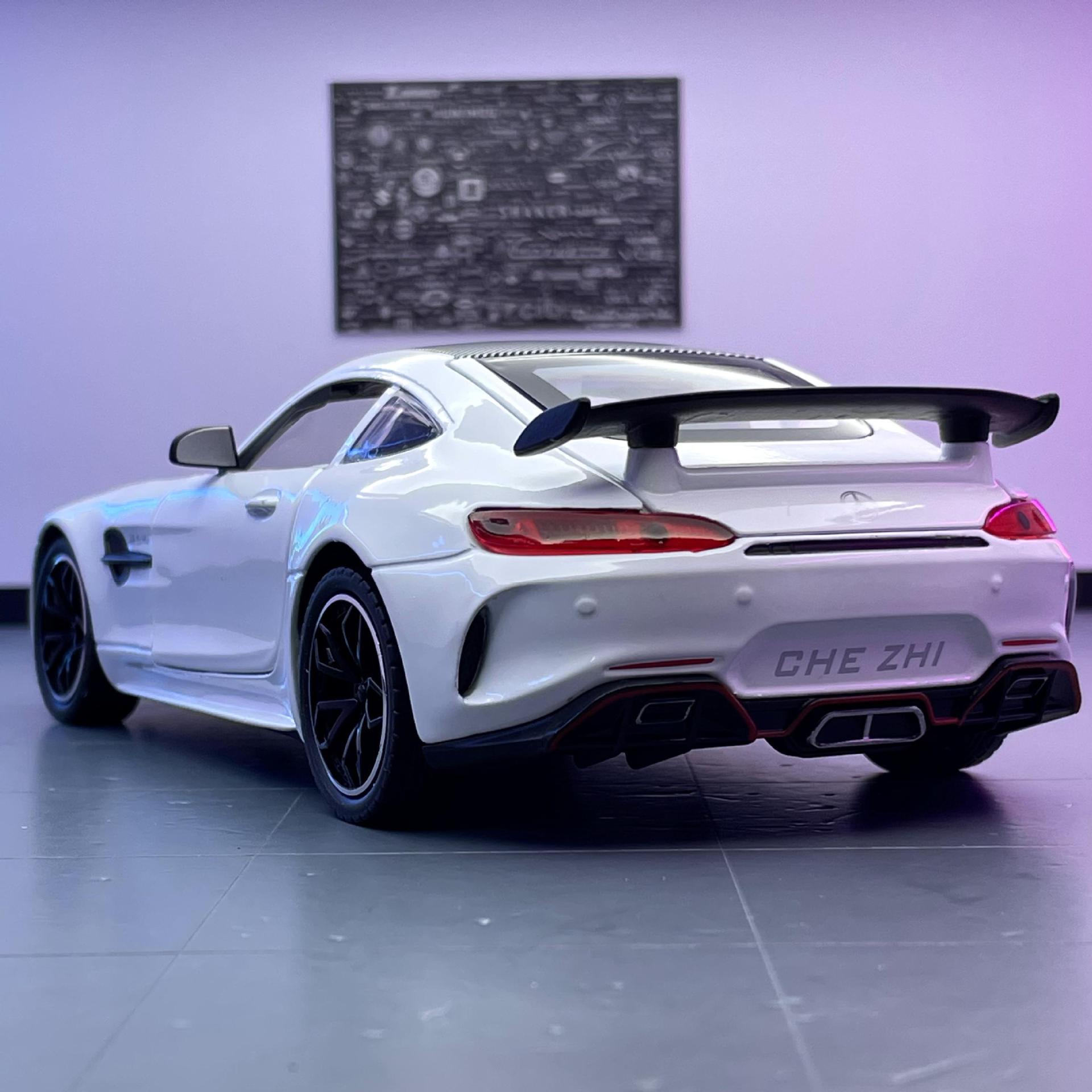 Modelo de coche de aleación de coche 1:24 Big Ben GTR coche deportivo Tire hacia atrás con el sonido y la luz del coche de juguete modelo de música colección de decoración