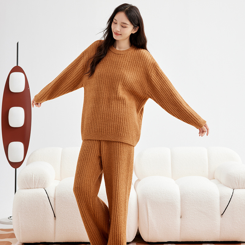 caramel Pit female W833B