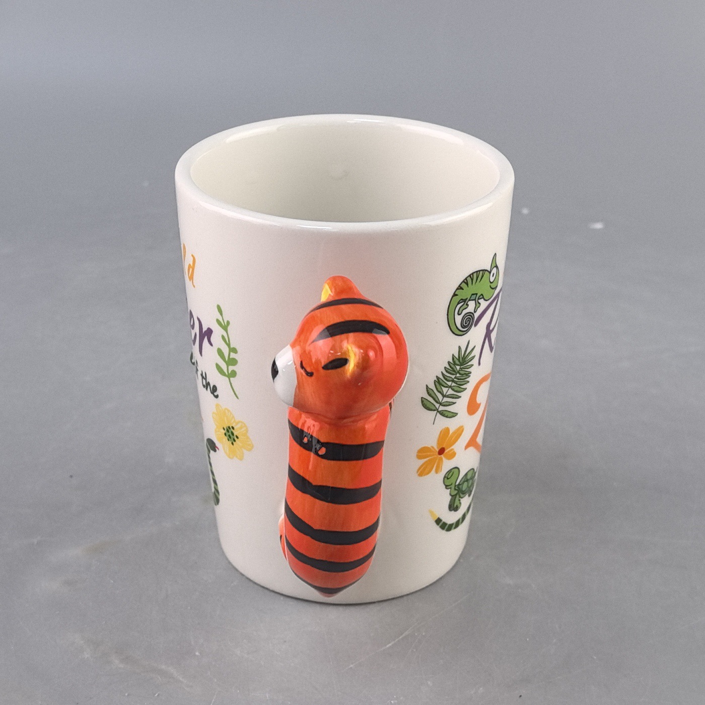 Inventario creativo de cerámica adorable tigre pequeño taza de cerámica de animación taza de cerámica de oficina