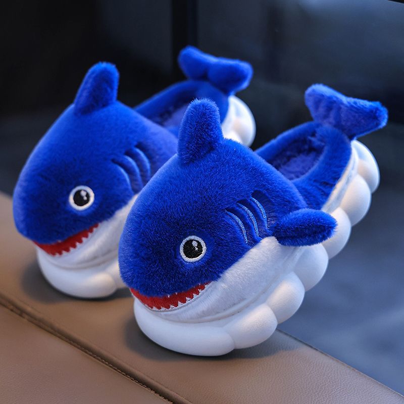 Bolsa de invierno para niños zapatos de tacones de algodón tiburón niños padres-hijos hogares cálidos peludos niños pequeños y medianos bebés zapatillas de algodón