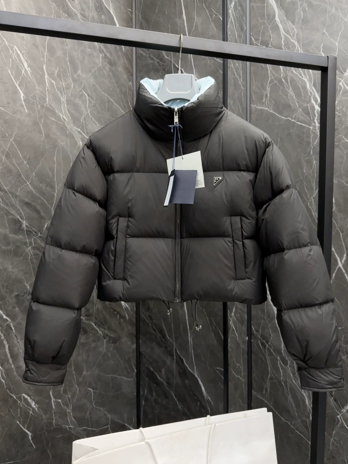Высокая версия PRA семейная короткая женская сноутюбенная куртка Re-NYLON женская короткая зимняя куртка с пухом
