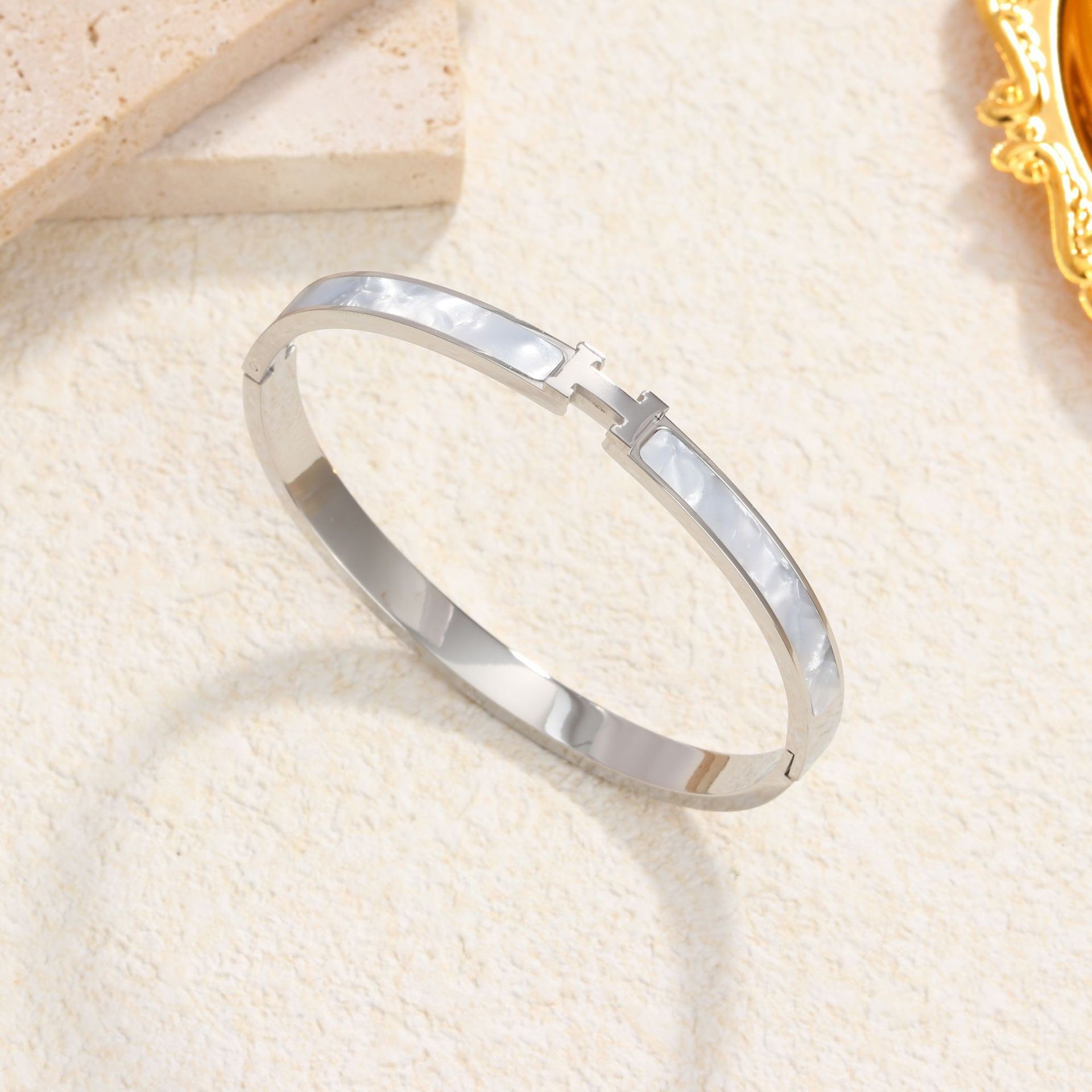 37 H 쉘 팔찌 스틸 컬러