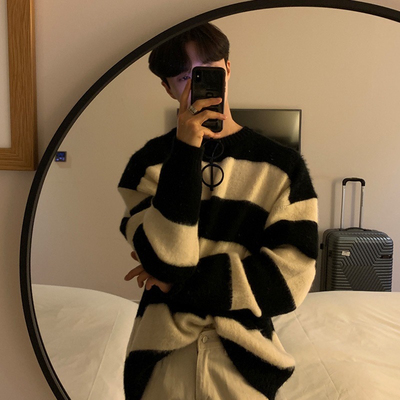 Crew neck design, soft and cozy knit sweater, new style, loose American-style top, trendy Korean Dongdaemun style.