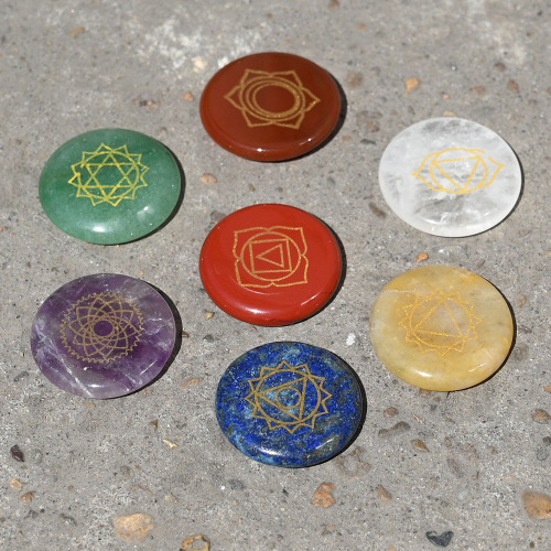 Cross-border bestseller natural crystal agate jadeite oval seven-color semi-precious stone plaything small ornament with velvet bag