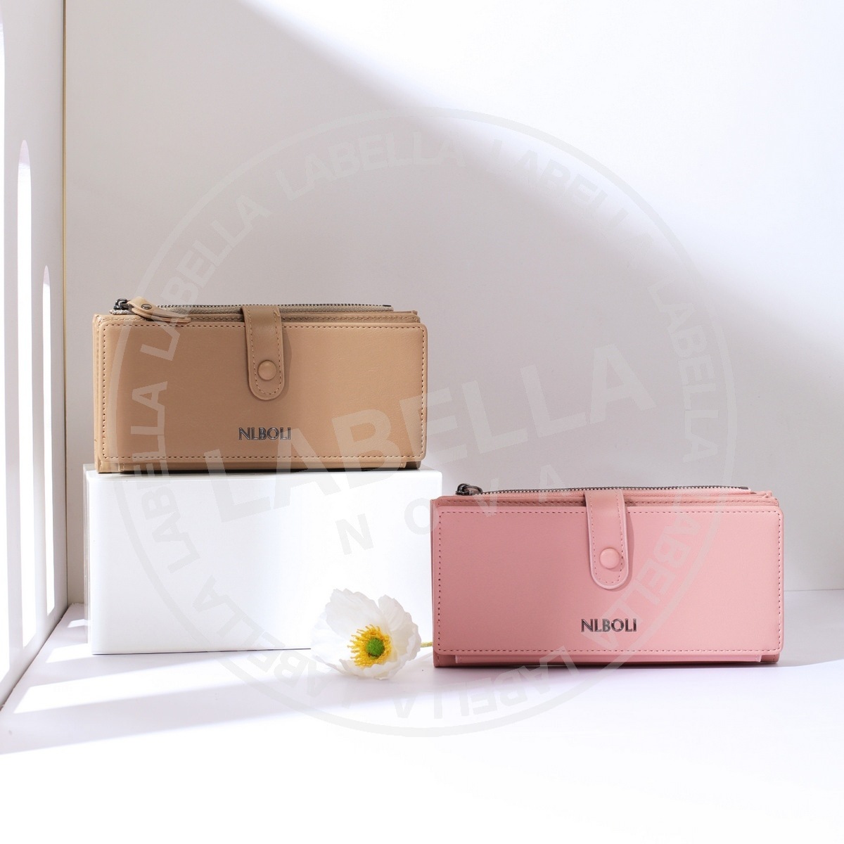 La billetera de la señora Labella, billetera larga coreana PU, bolso de tarjetas multi-tarjeta de tres plegados, simple y de color sólido, bolsa de tarjetas transfronterizas de moda.