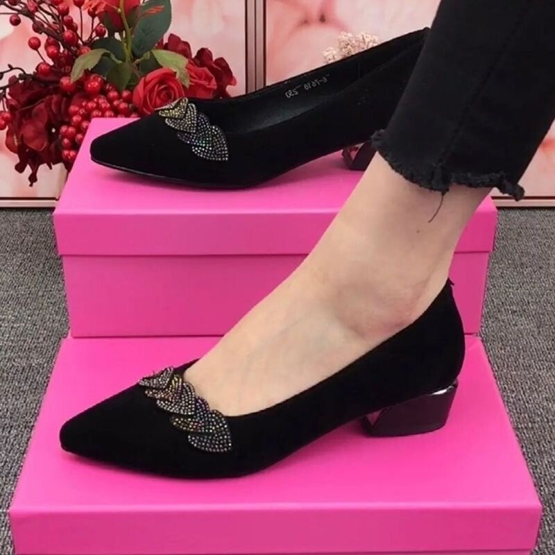 High-Quality Clearance Ethnic Style Shallow Mesh Single Shoes, 2026 New Model Mom Shoes, Old Beijing Women's Shoes High-Quality Clearance Ethnic Style Shallow Mesh Single Shoes, 2026 New Model Mom Shoes, Old Beijing Women's Shoes