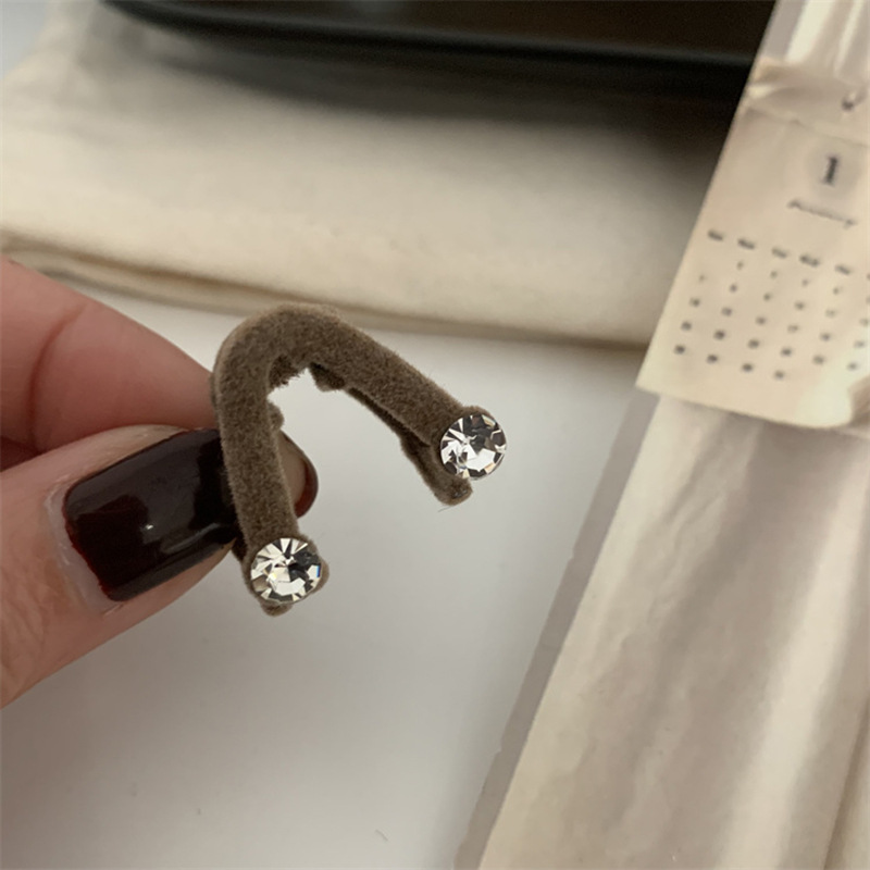 V-formad flockande hårnål med strass, sida, prinsesshuvud, litet grepp, pannhuvudbonad, höst och vinter, mångsidig, elegant håraccessoar_voghion.com