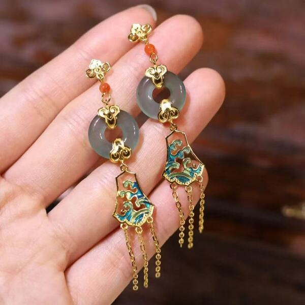 Retro ethnic elegant earrings with tassels