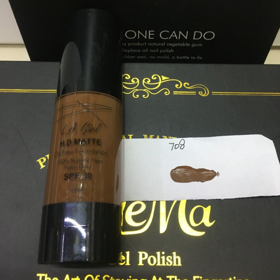 Cross-border L.A Liquid Foundation polvo fino maquillaje Super pegatinas flotantes corrector L.A Liquid Foundation