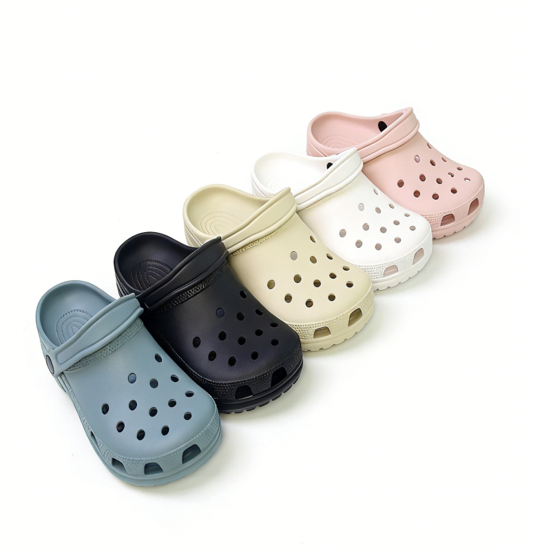 Dongguan Factory Store 2026 Classic Style Clogs for Couples, Summer Non-Slip Outdoor Comfortable Beach Closed-Toe Sandals