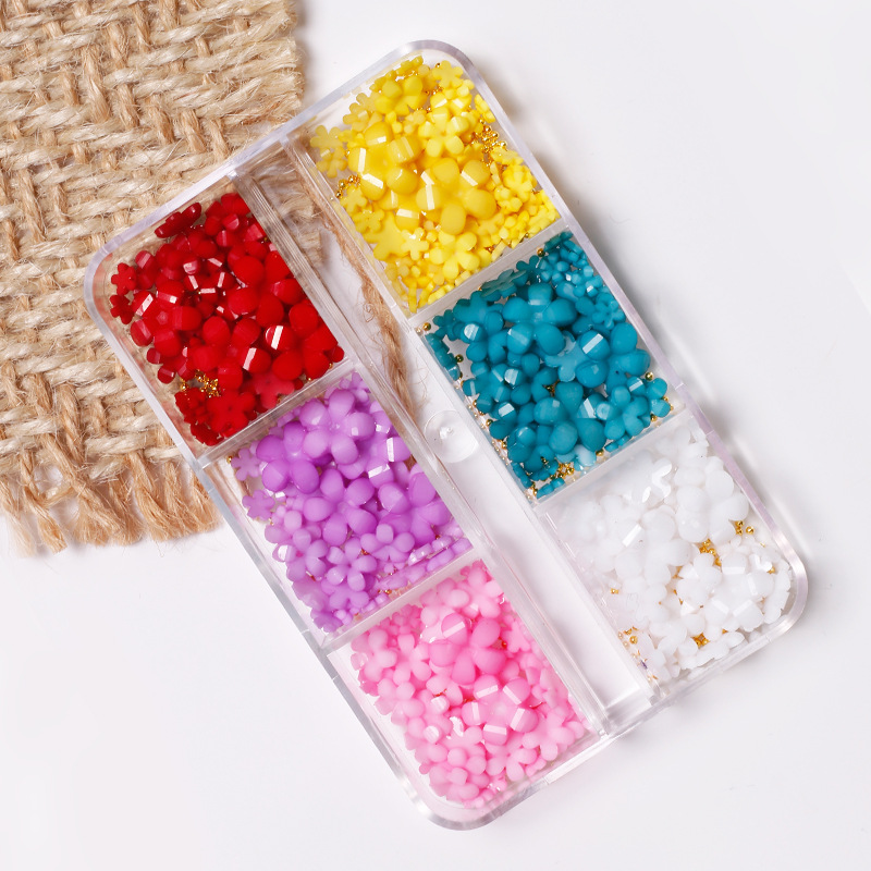 Japón mezcla de estilo 3D estereoscópico flor pequeña joyería de uñas nueva resina roja de cinco pétalos accesorios de uñas