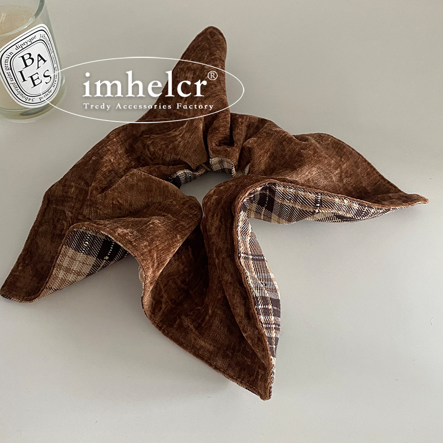 Brand small design retro brown fashionable scarf