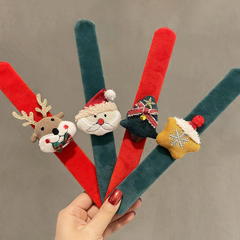 Regalos creativos para niños Papá Noel pulsera de peluche anillo para actividades de jardín de infantes vestidos pequeños regalos