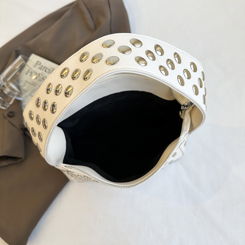 Borsa a spalla donna con borchie stile punk borsa a tracolla_voghion.com