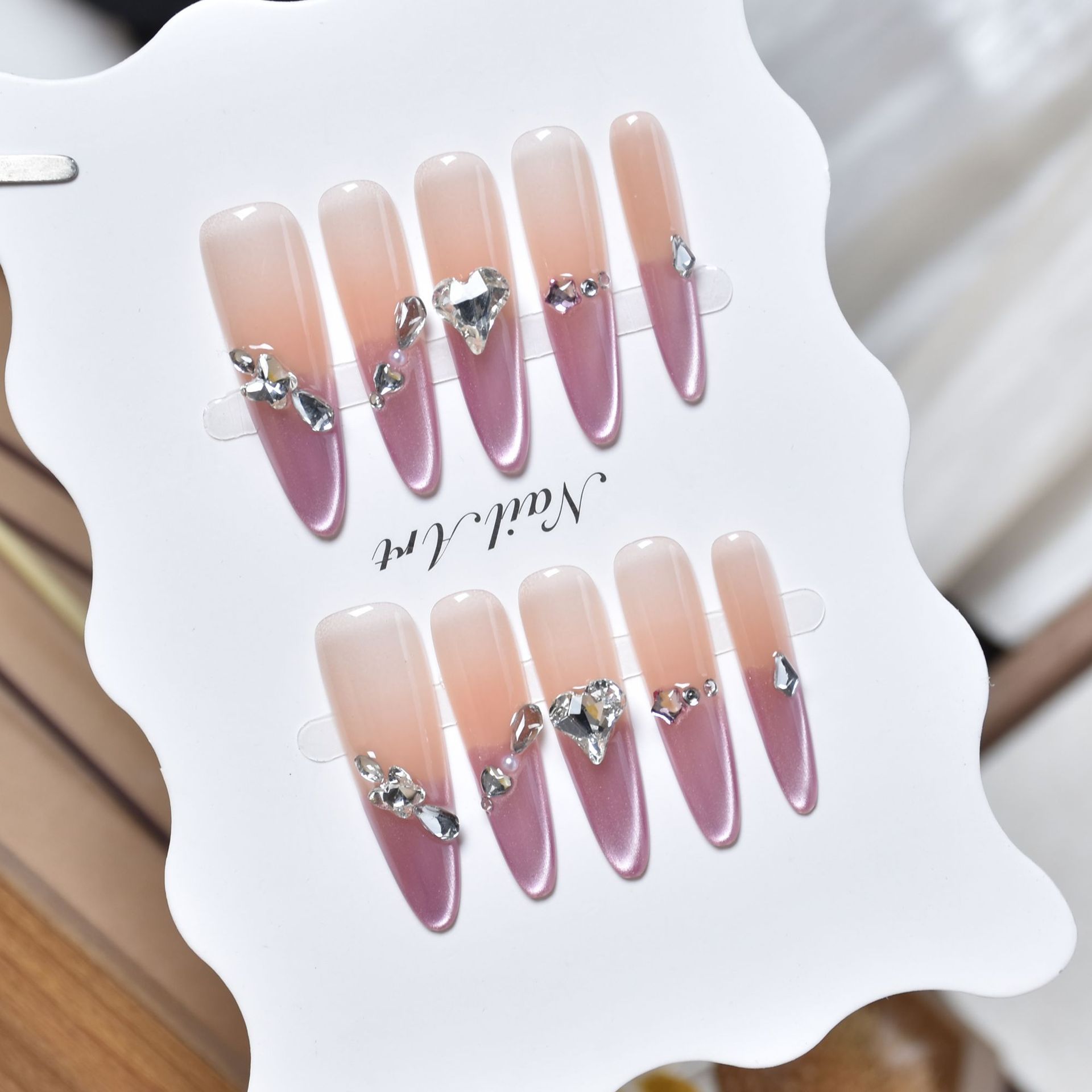 Usar uñas falsas perros largos y delgados ojos de gato púrpura usar piezas de uñas fabricantes de productos terminados al por mayor piezas de uñas usables