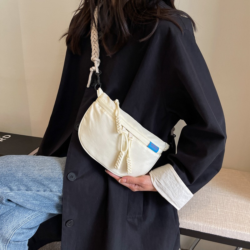 Los fabricantes venden al por mayor nuevos bolsos de mujer, bolsos de pecho de tela Oxford de moda, bolsos de mensajero de hombro para damas casuales, bolsillos de moda de todos los partidos