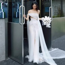 法式小众性感抹胸轻婚纱森系仙气拖尾新娘晨袍出门纱订婚高端轻奢