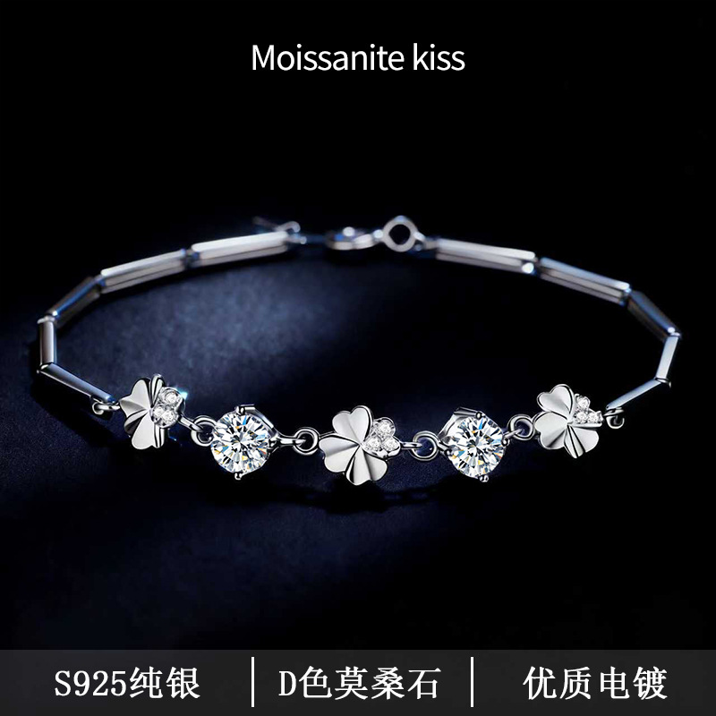 S925 Sterling Silver Four-Leaf Clover Moissanite Bracelet for Women, Light Luxury Niche Design, High-End Moissanite Bracelet, Factory Wholesale