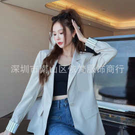 深圳南油高端女装工厂直销字母logo刺绣撞色条纹时髦百搭西装外套
