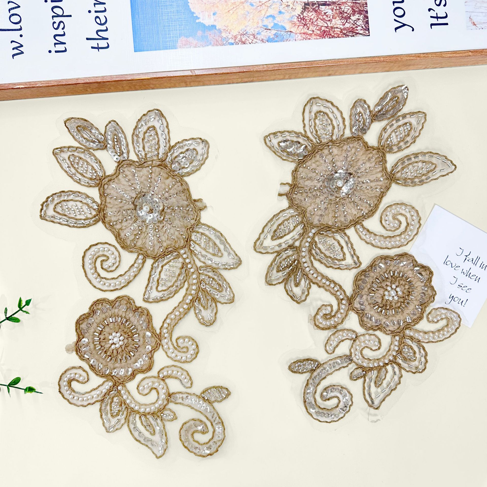 Vestido de boda cheongsam accesorios de decoración hechos a mano perlas flor parches de ropa de alta gama accesorios DIY 2026 nuevos al por mayor