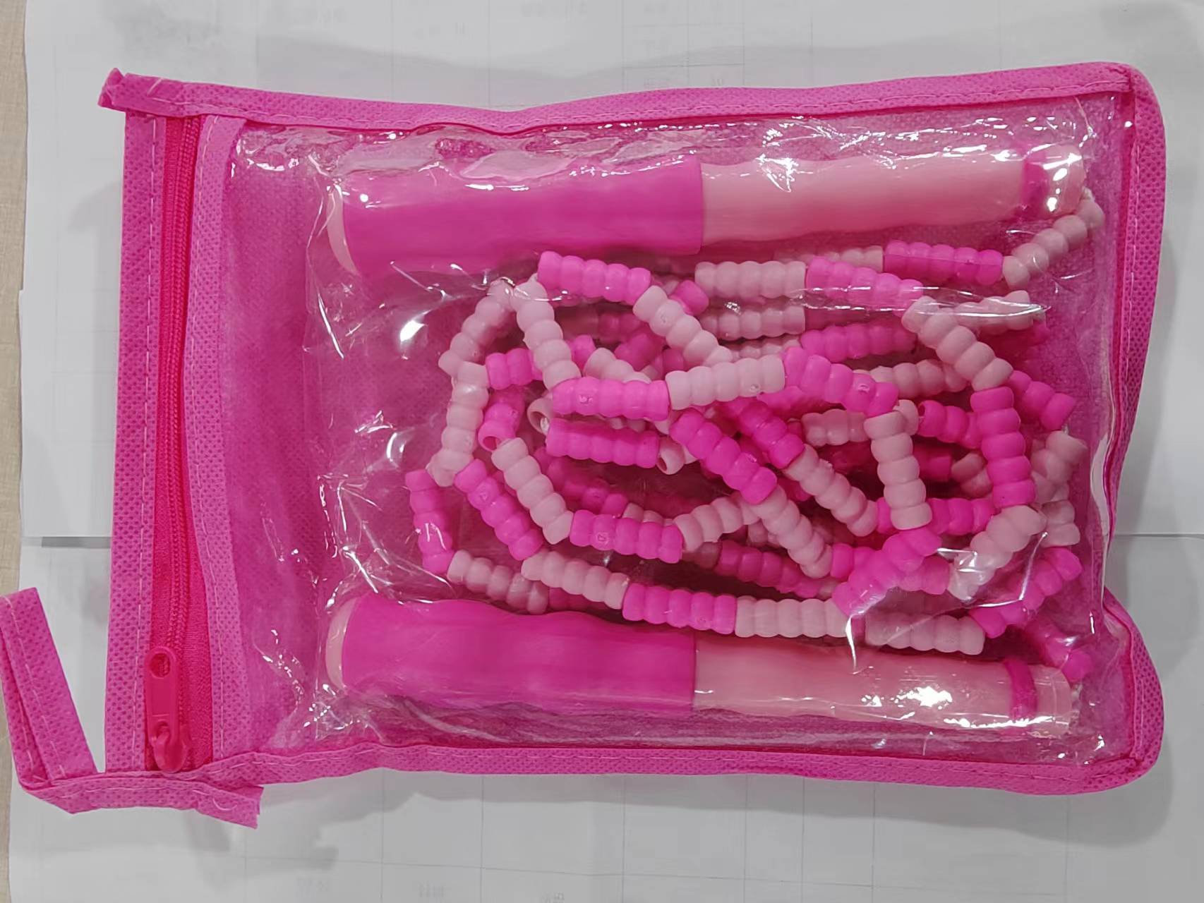 Cuerdas de salto ajustables especiales para estudiantes de jardín de infantes con cuerdas de salto de acondicionamiento físico para evitar la pérdida de perlas blandas