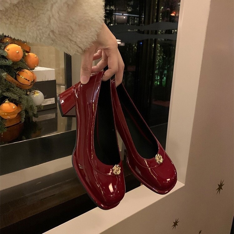 In-stock version~French-style high-heeled shoes for women with camellia gold buckle, shallow cut, Chanel-inspired style, chunky heel, elegant Mary Jane shoes In-stock version~French-style high-heeled shoes for women with camellia gold buckle, shallow cut, Chanel-inspired style, chunky heel, elegant Mary Jane shoes