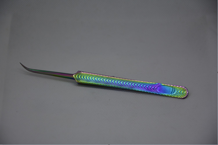 곡선 입 기장 클립