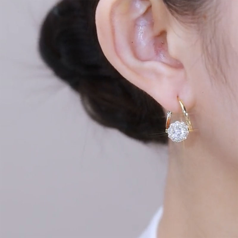 豪華で高級感があり、ファッション的な雰囲気があります。