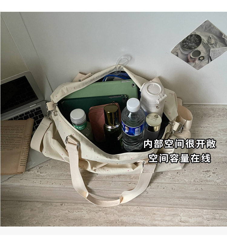 Lightweight large capacity travel bag, portable storage for business trips