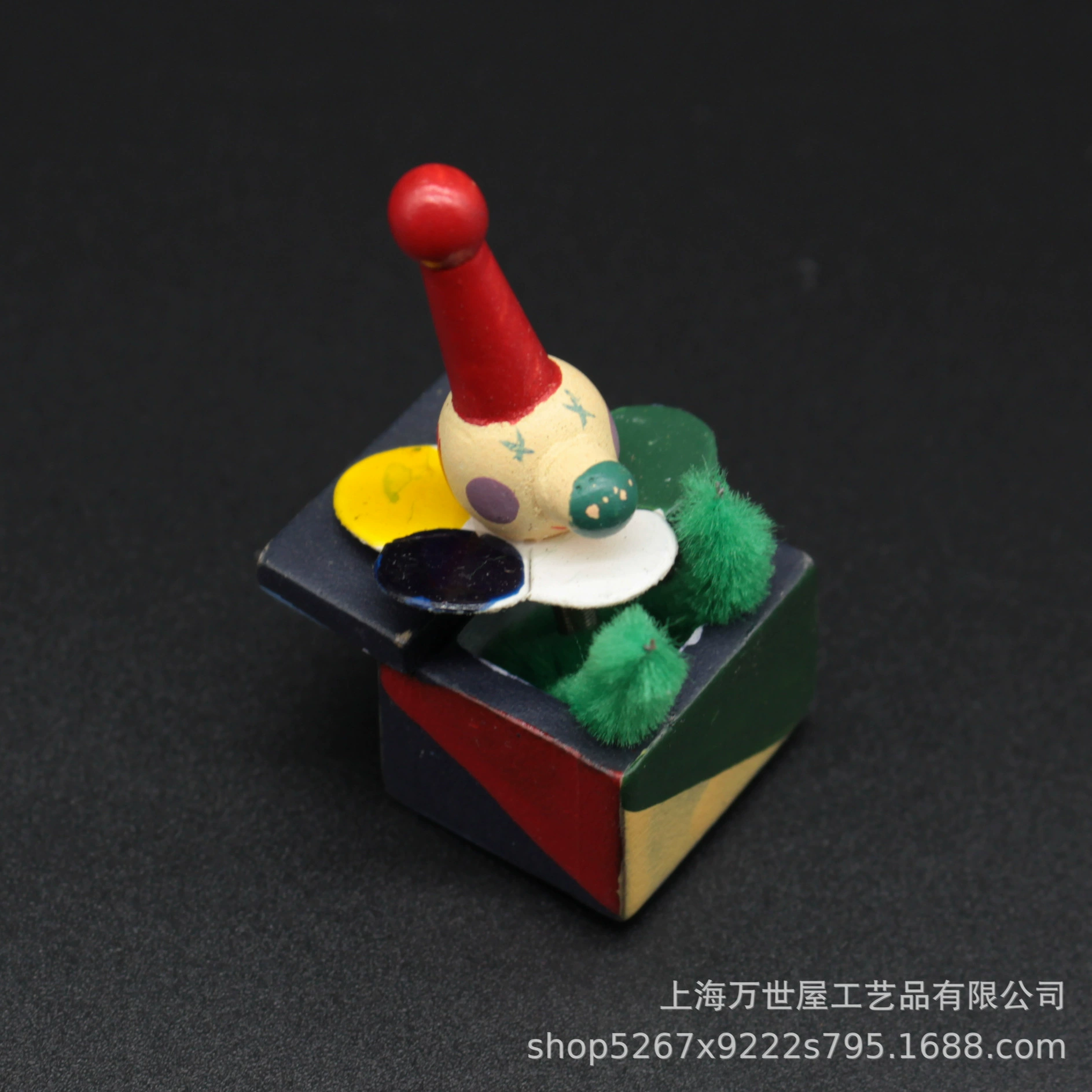 Small realistic doll house, wooden toy, scale 1:18