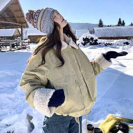 实拍独特超好看绿色短款翻领工装派克羽绒服女冬2025新款设计感厚