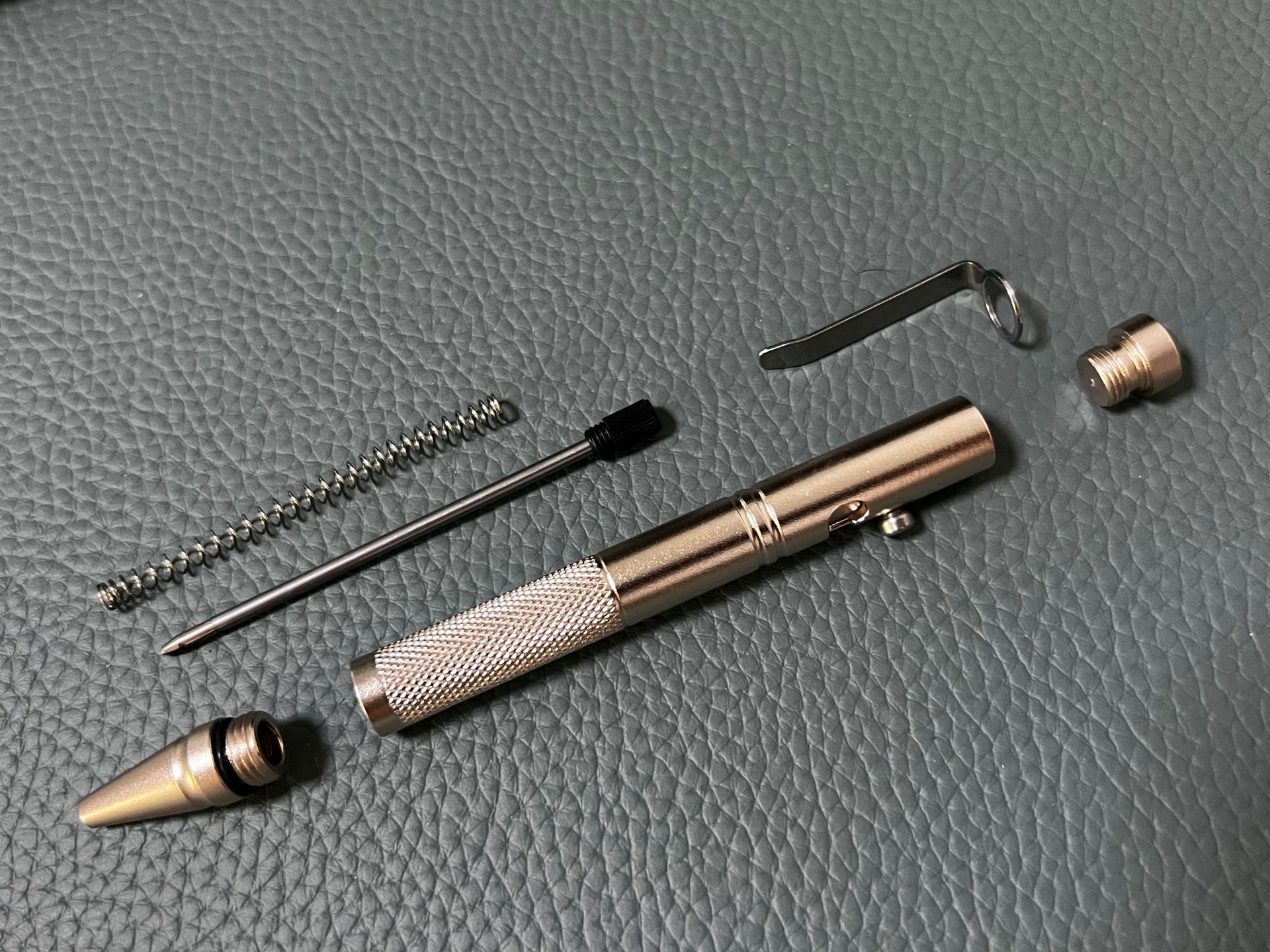 Wholesale Bolt Creative Multifunctional Gift, Metal Retractable Ballpoint Machine Gun Pen, Customizable With_voghion.com