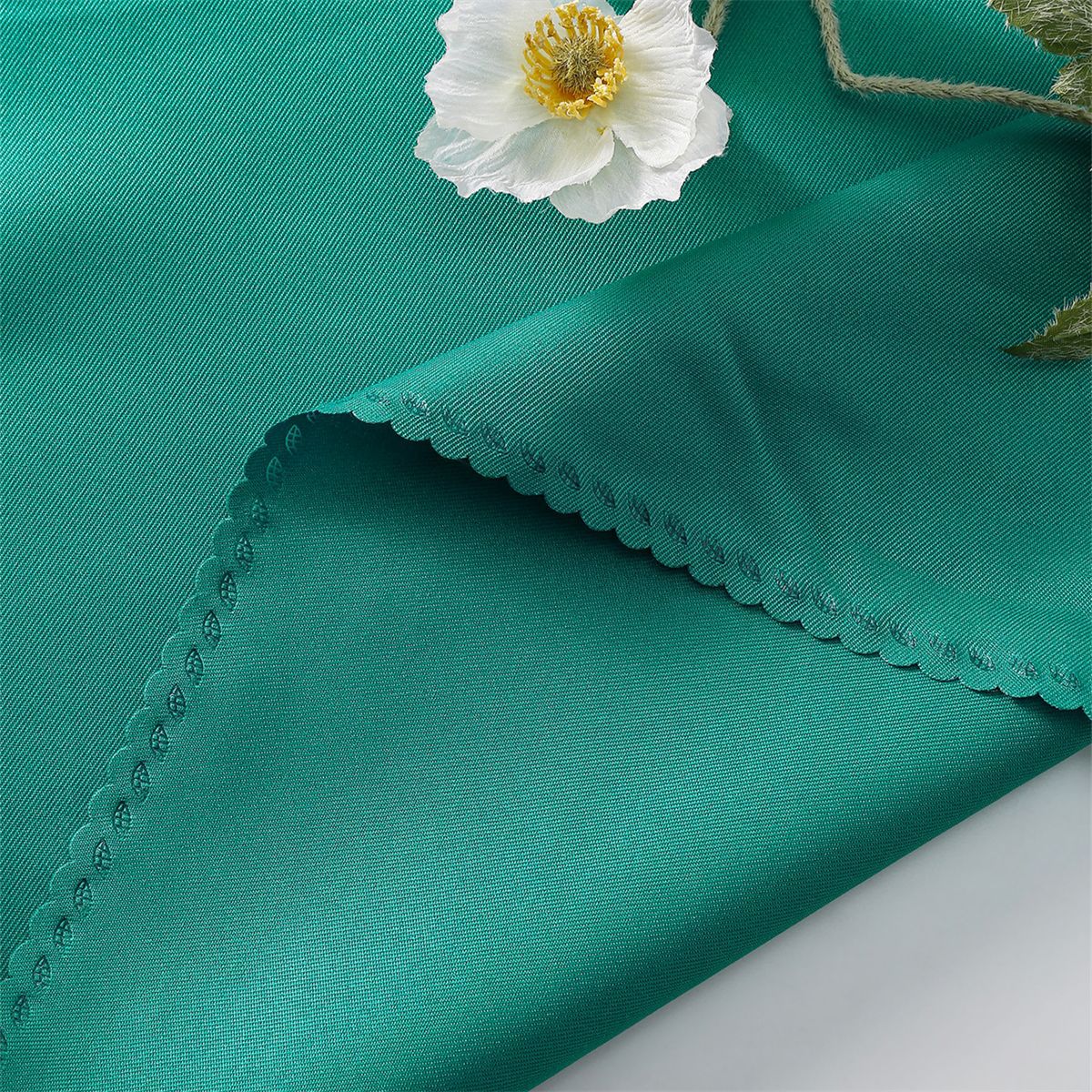 Mantel de tela con borde cortado en forma de flor, mantel de tela para hotel, plegable, para limpiar vasos, decoración de mesa de comedor occidental para bodas, mantel individual, decoración del hogar, disponible para envío inmediato