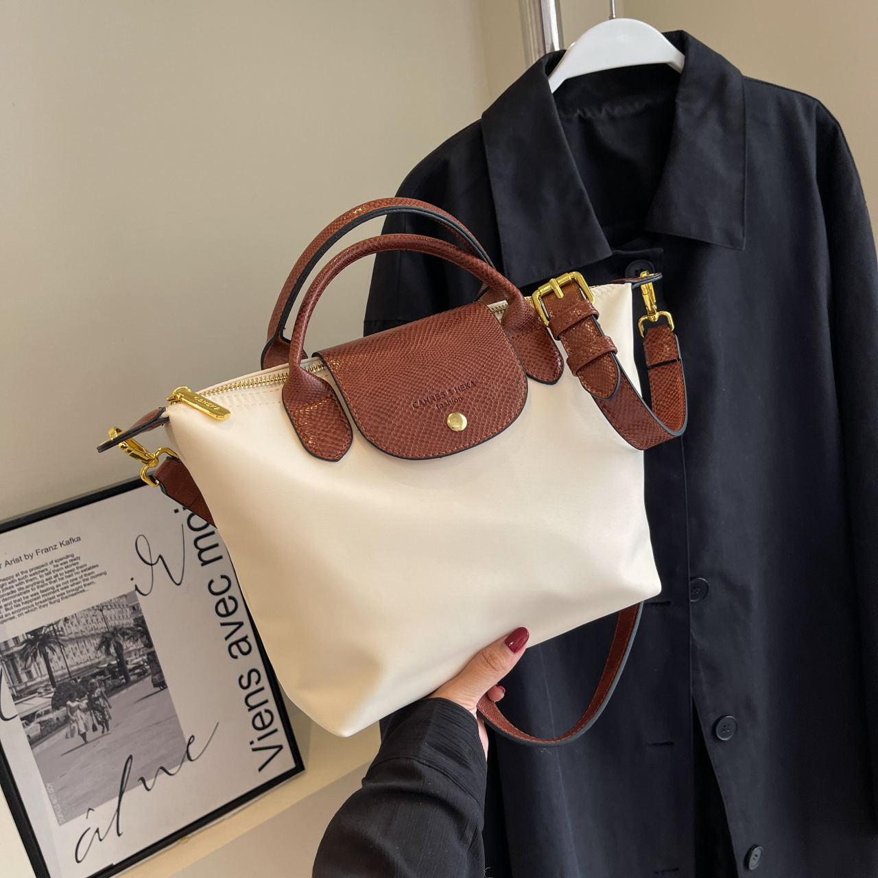 국경 2024 새로운 옥스포드 헝겊 가방 드래곤 가방 여성 섬유 패션 바느질 만두 가방 간단한 핸드백