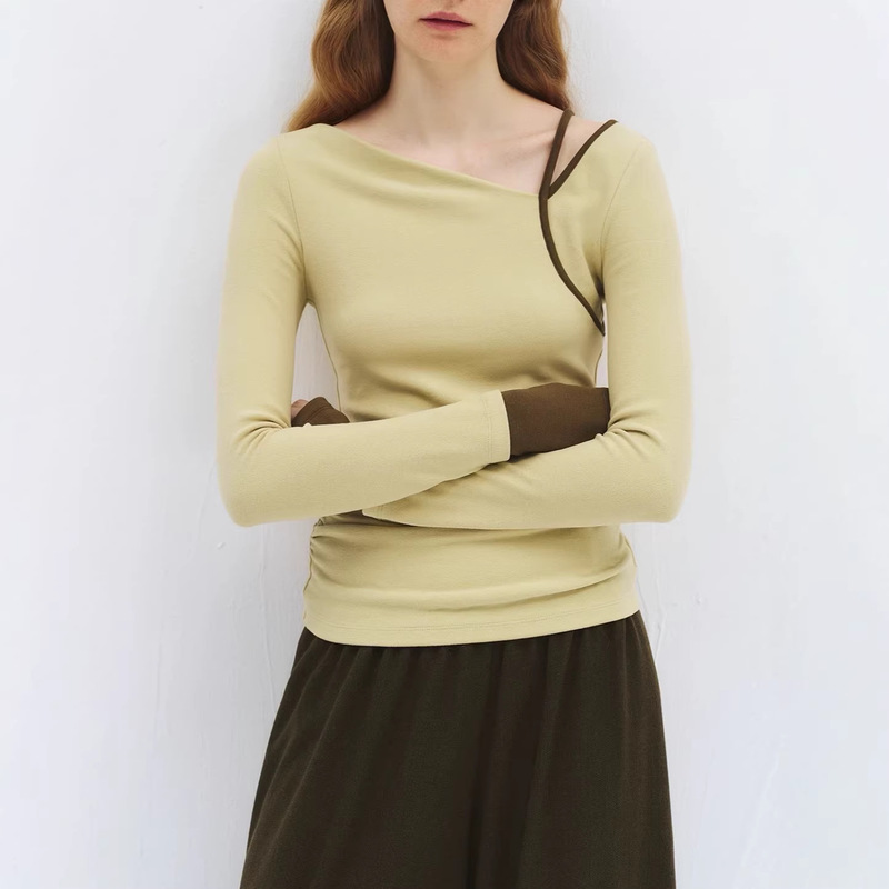 Someone Irregular Color-Blocked Deconstructed V-Neck Thumb-Hole Brushed Knit T-Shirt Someone Irregular Color-Blocked Deconstructed V-Neck Thumb-Hole Brushed Knit T-Shirt